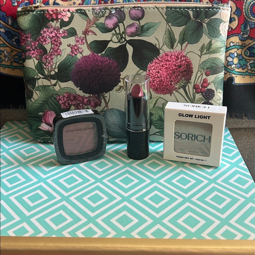 Eddie Funk-houser purple eye shadow. Rich Neutral Rasberry Lipstick 💄 Ipsy bag